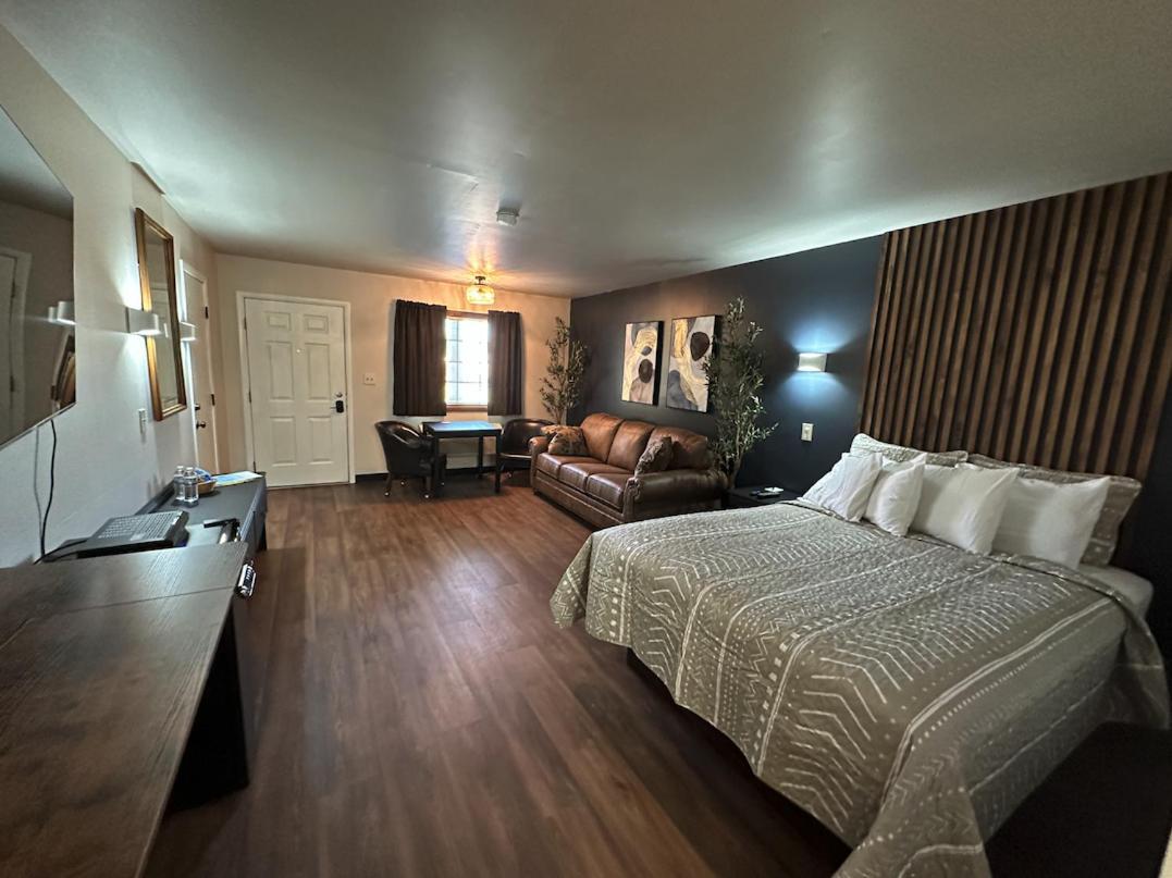 The Roscoe Boutique Motel Coshocton Room photo